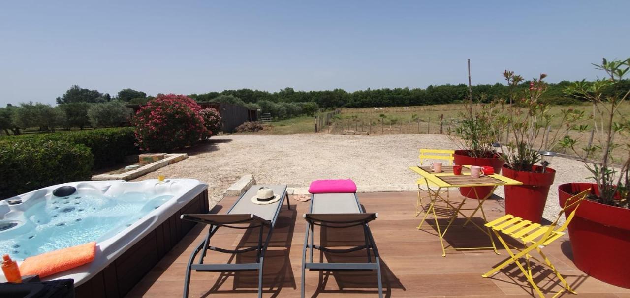 Bed and Breakfast Les Bonbonnettes Le Cailar Екстер'єр фото