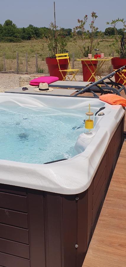 Bed and Breakfast Les Bonbonnettes Le Cailar Екстер'єр фото