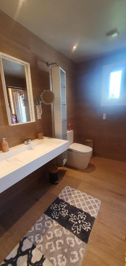 Bed and Breakfast Les Bonbonnettes Le Cailar Екстер'єр фото