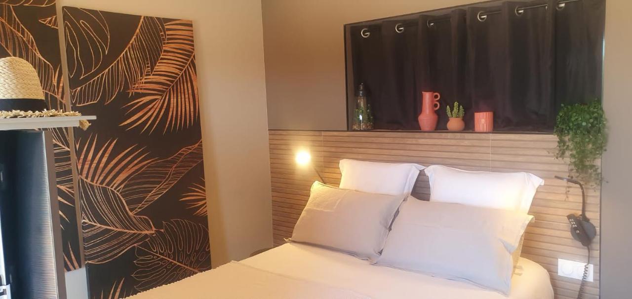 Bed and Breakfast Les Bonbonnettes Le Cailar Екстер'єр фото